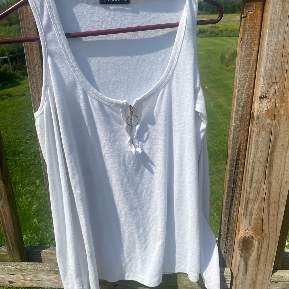 Women’s white shirt with zipper